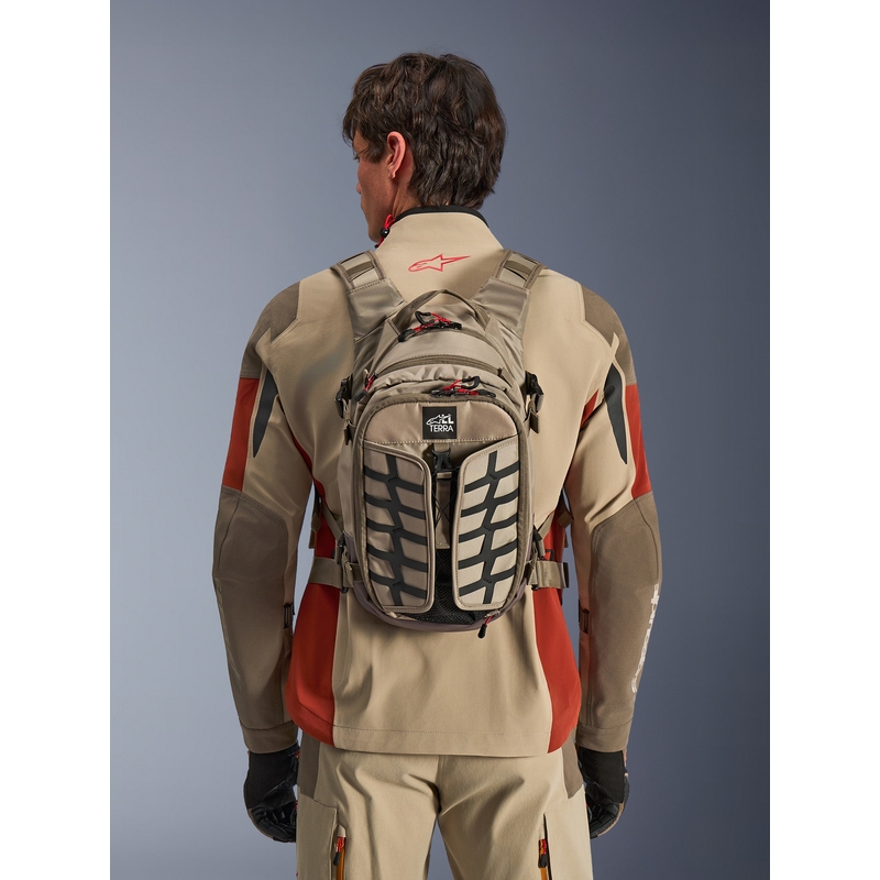 Alpinestars AT-15 motoros hátizsák homokszínű-narancssárga 15l