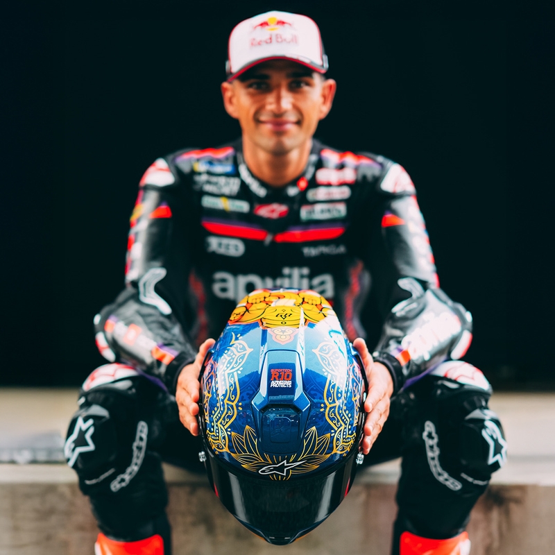 Alpinestars Supertech R10 Marthainator limitált kiadás JORGE MARTIN zárt motoros bukósisak gyöngyházkék-arany-piros