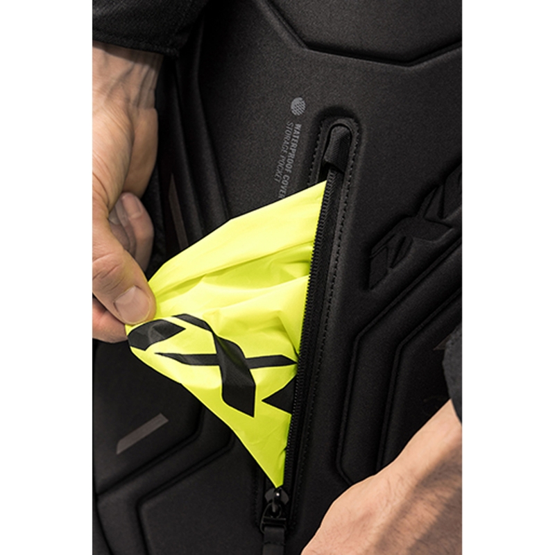 IXON R-Laser 25 l motoros hátizsák fekete