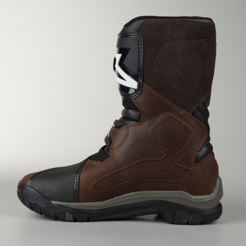 Alpinestars Belize Oiled Drystar motoros csizma barna