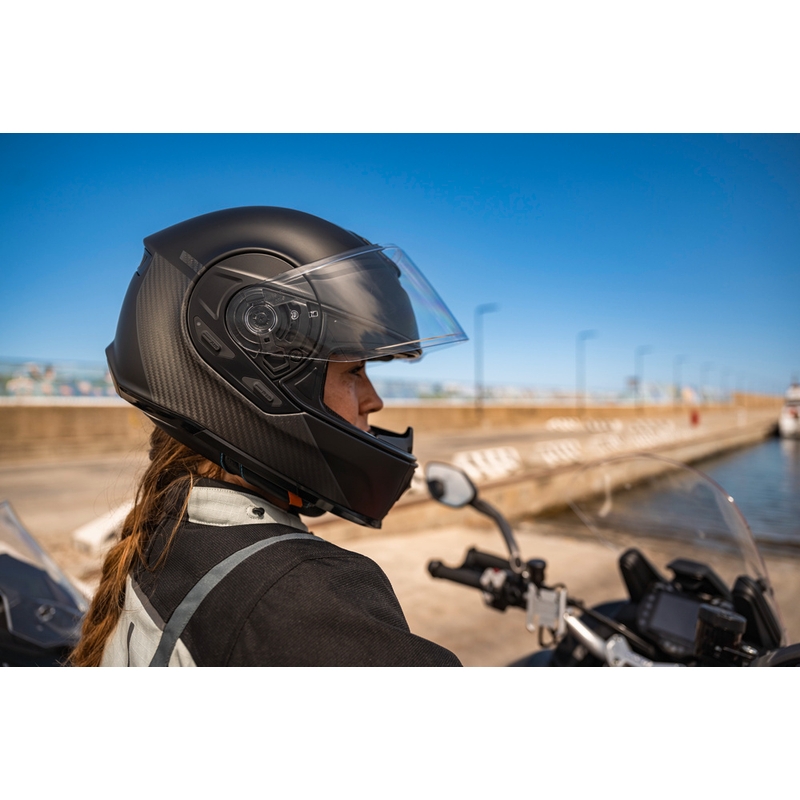 Integrální helma na motorku Cardo Beyond GTS černá