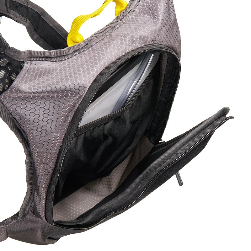 Hydratační batoh KINI Red Bull 1.0 Hydration Backpack antracitový